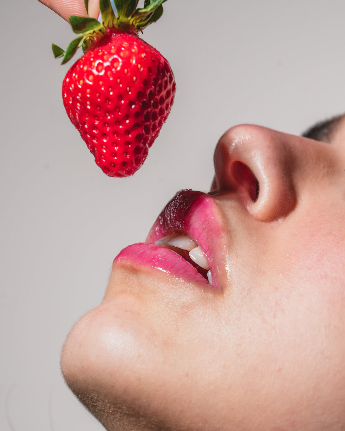 How to Heal Cracked, Bleeding Lips Fast—Without Harsh Chemicals?